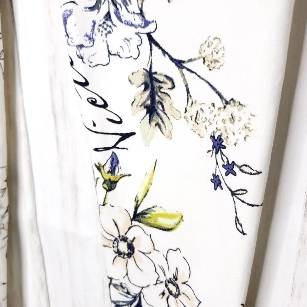 Victoria's Secret Hi waist Knockout Floral Leggings Size M - Picture 5 of 10
